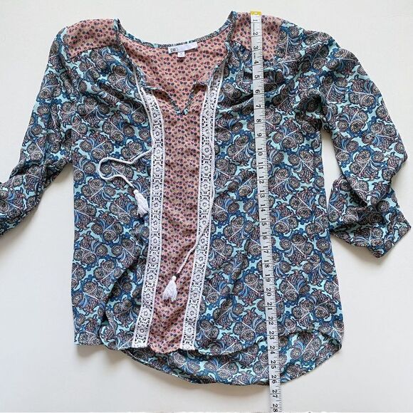 DR2 Daniel Rainn Blouse Top Women Floral Roll Tab Sleeves Tassel Ties Size M - Picture 9 of 10